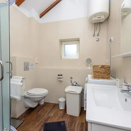 Island Oasis Apartament *